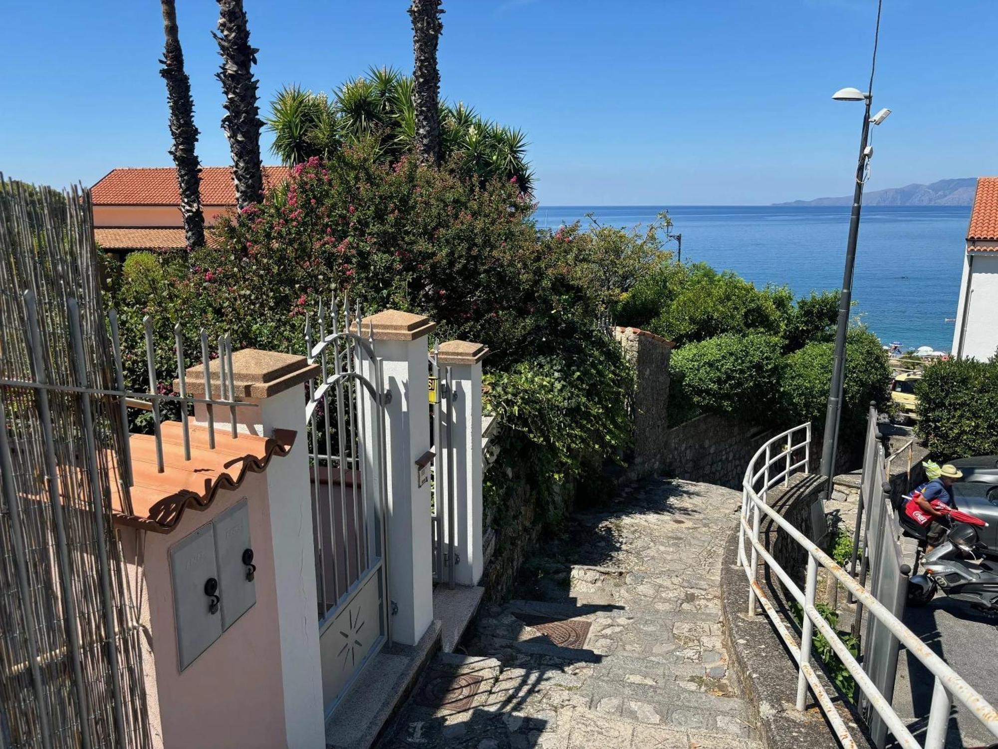 Comfortable Apartment In Maratea With Sea View 95 M² + Parking Exterior photo